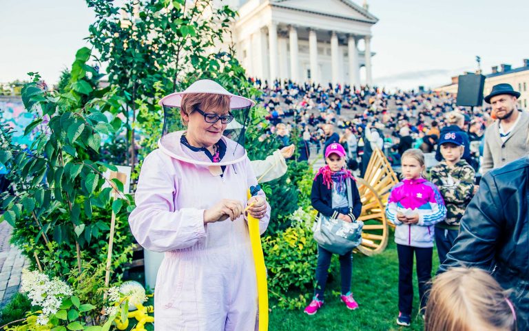 Salainen puutarha Senaatintorilla Taiteiden yönä 2017